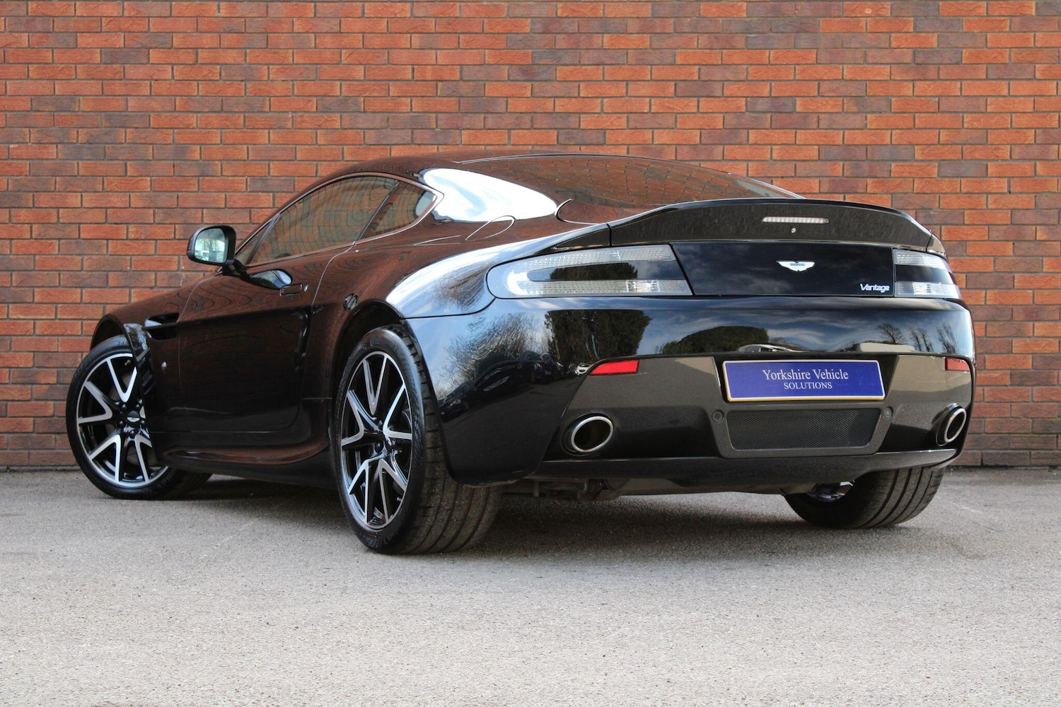Used Aston Martin Vantage 2012 for sale - 77924921: Photo 3