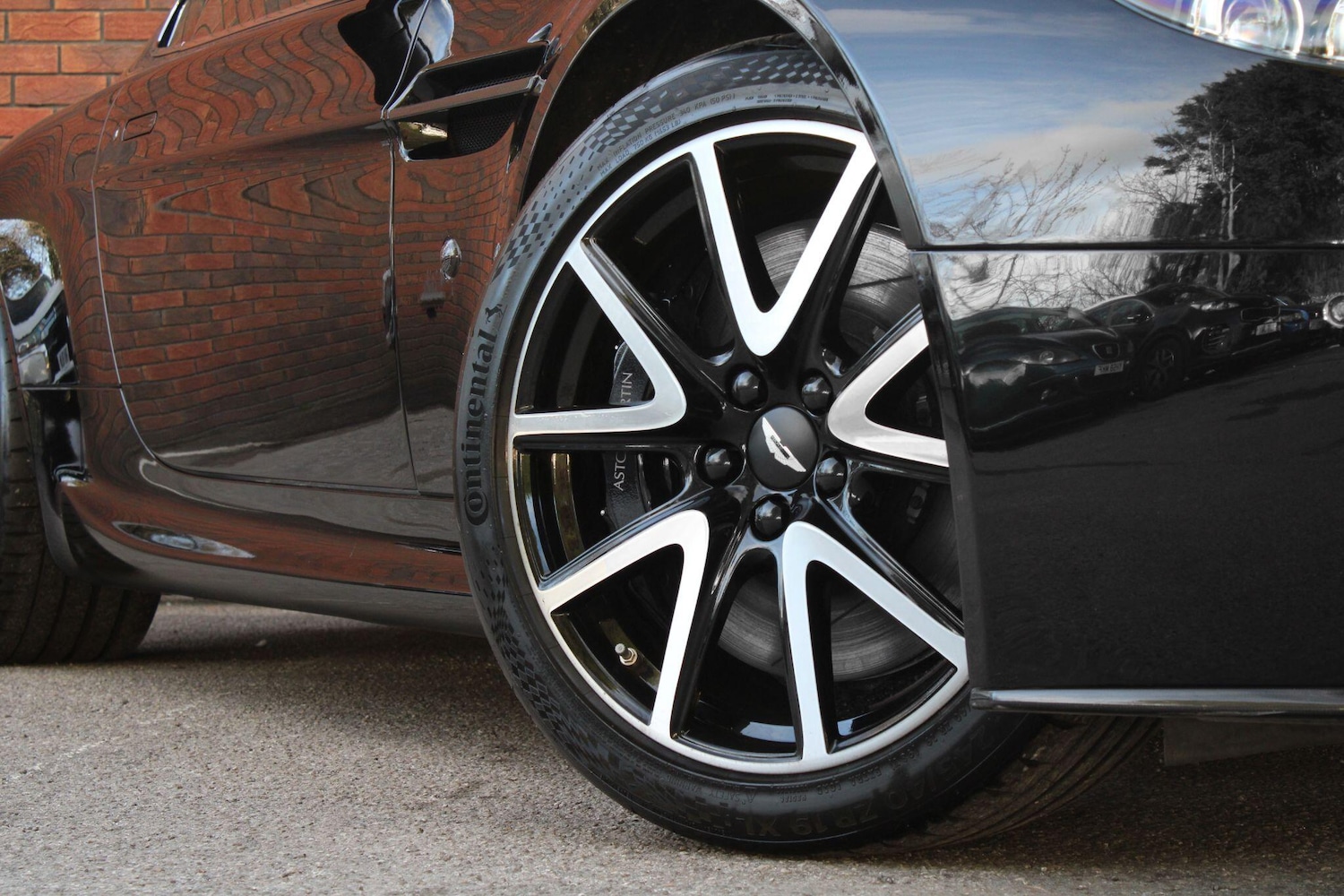 Used Aston Martin Vantage 2012 for sale - 77924921: Photo 7