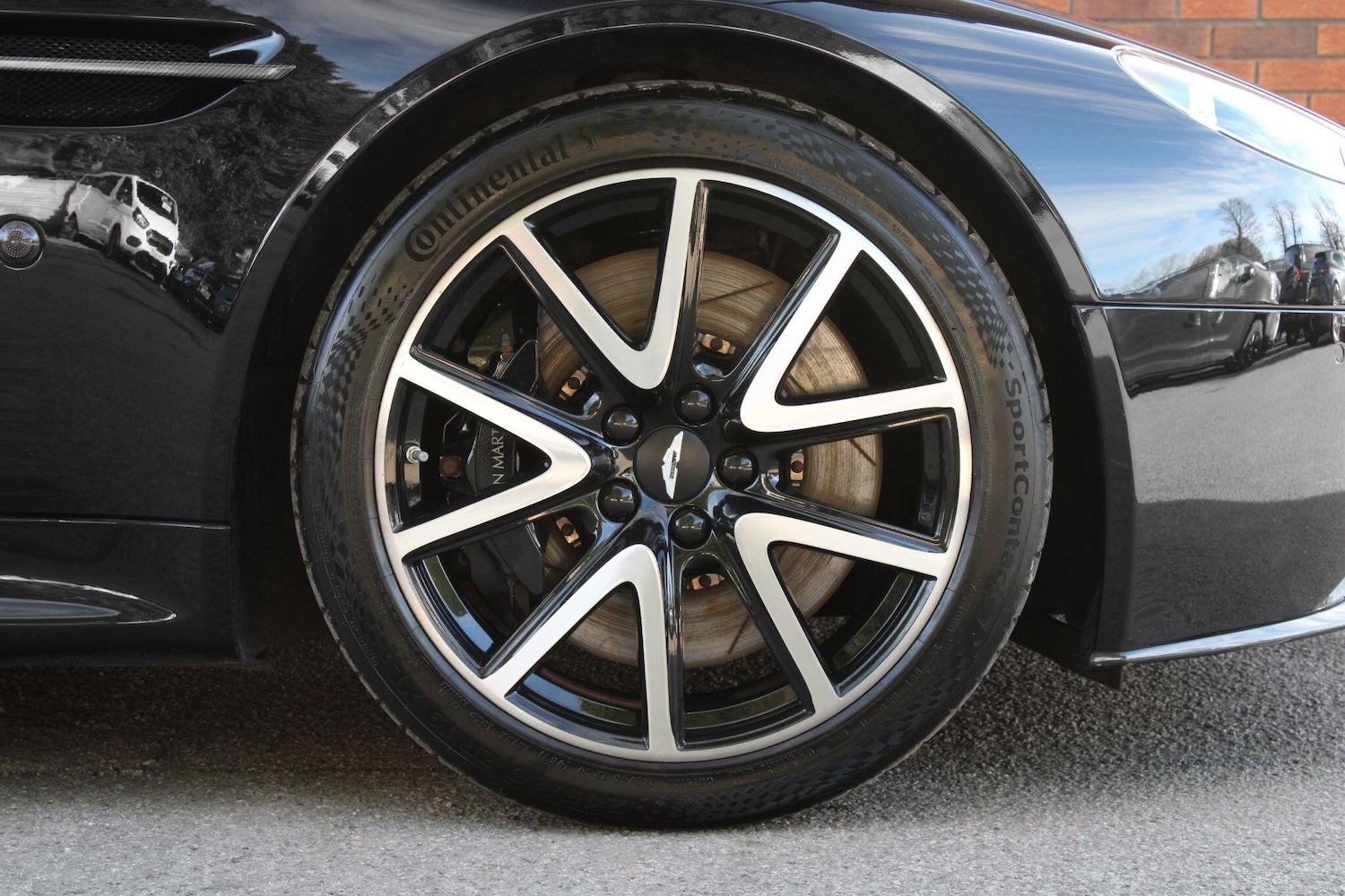 Used Aston Martin Vantage 2012 for sale - 77924921: Photo 9