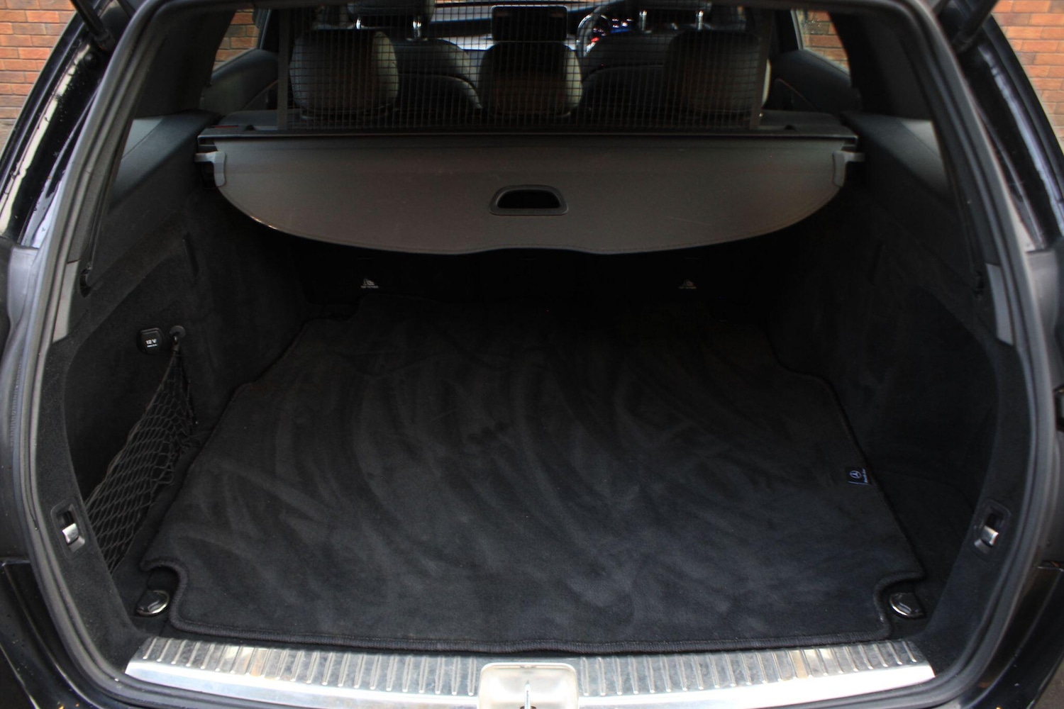 Used Mercedes-Benz C Class 2018 for sale - 76573672: Photo 11