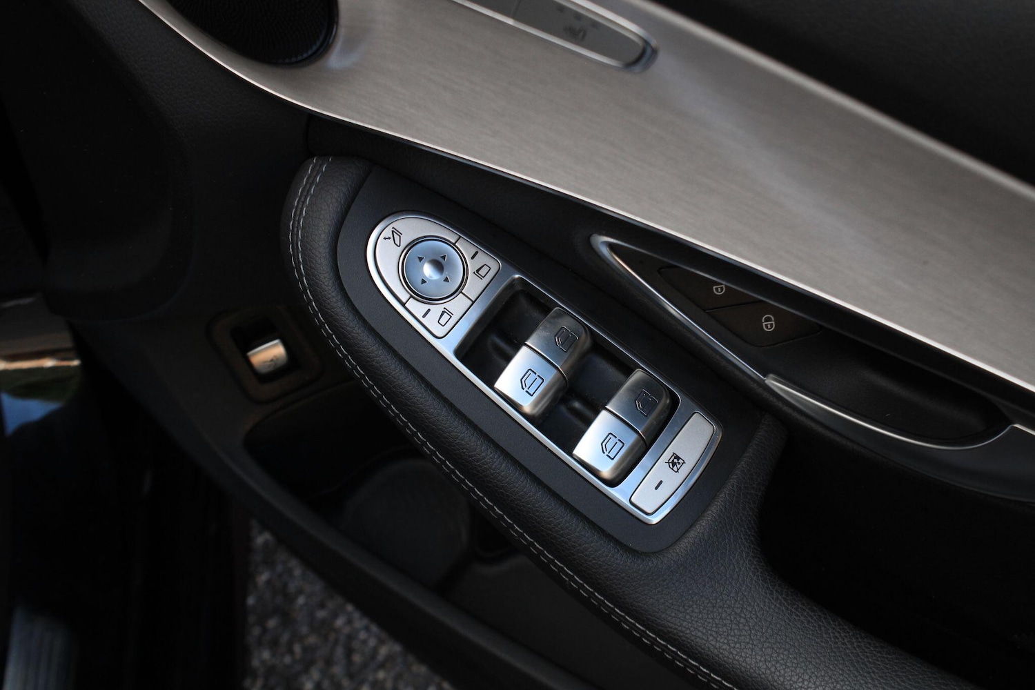 Used Mercedes-Benz C Class 2018 for sale - 76573672: Photo 31