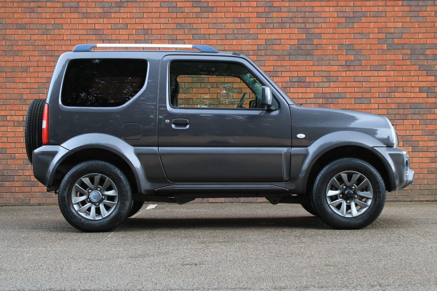 Used Suzuki Jimny 2016 for sale - 76728185: Photo 2