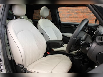 Used MINI Hatch 2022 for sale - 78601055: Photo