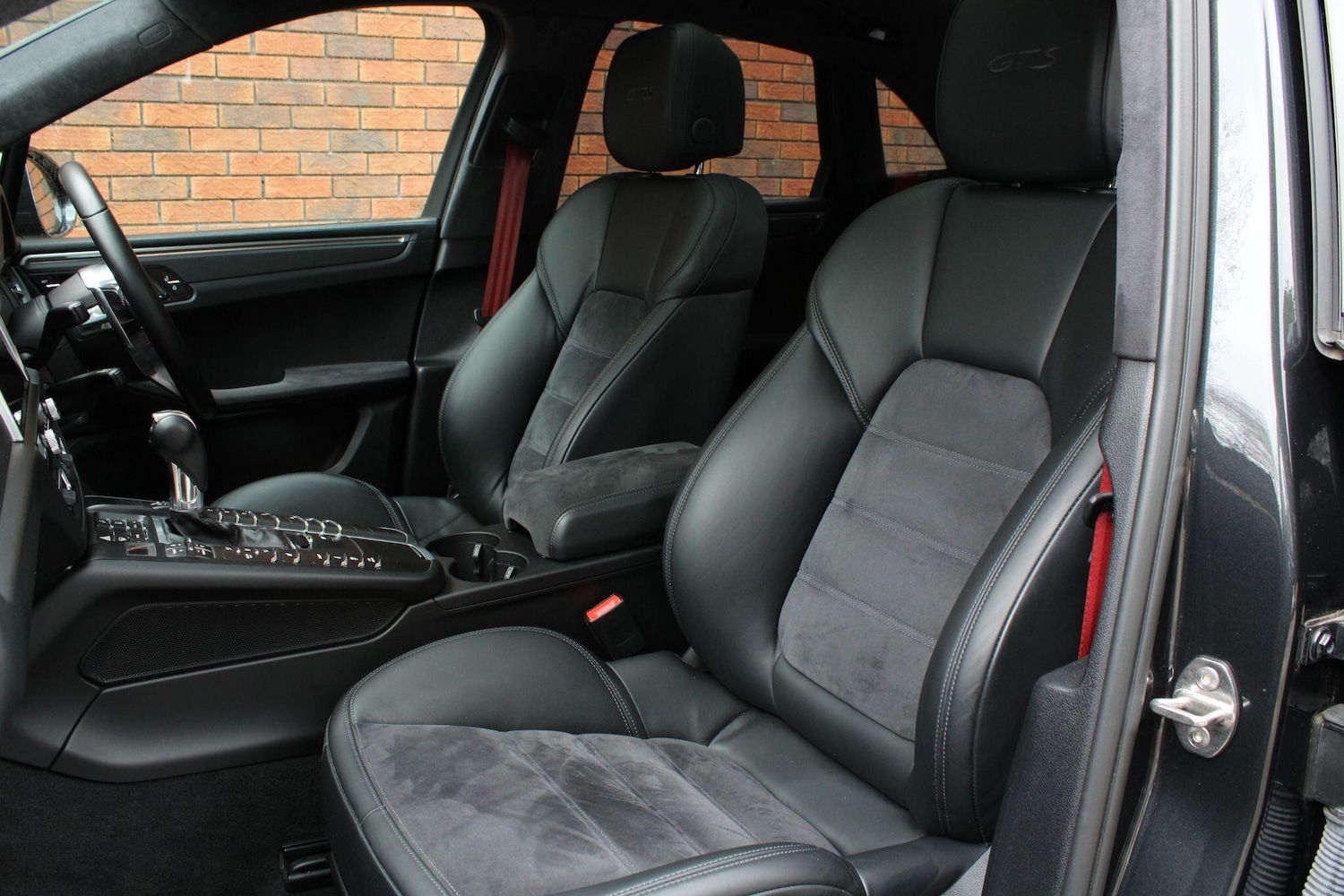 Used Porsche Macan 2020 for sale - 78072527: Photo 17