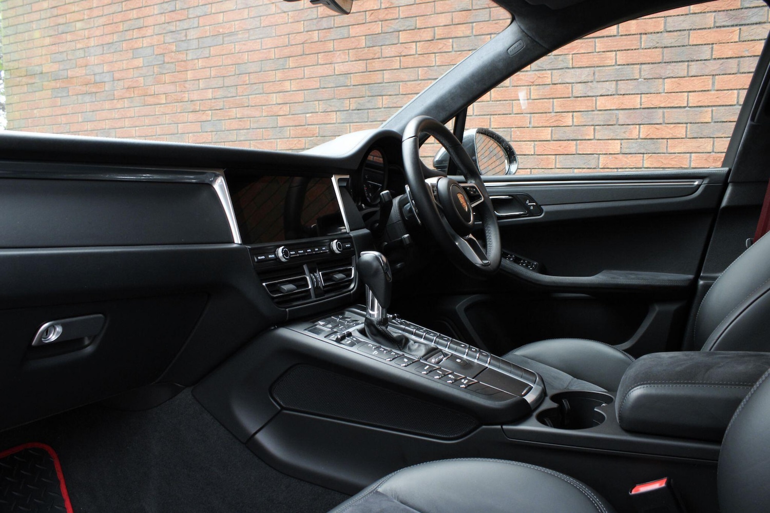 Used Porsche Macan 2020 for sale - 78072527: Photo 18