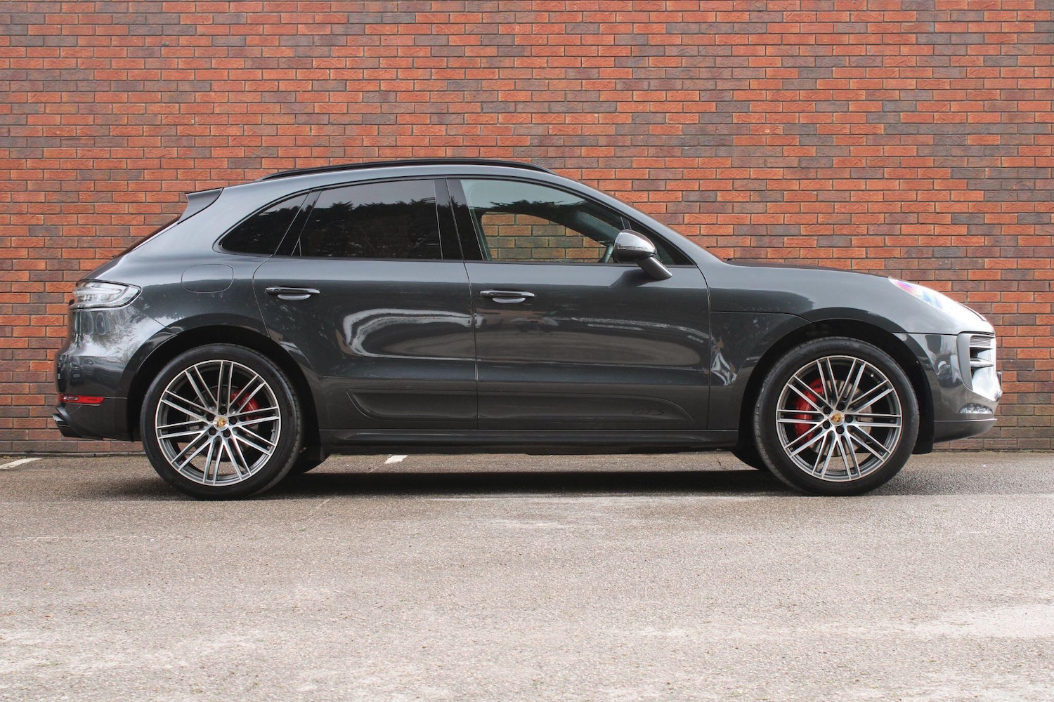 Used Porsche Macan 2020 for sale - 78072527: Photo 2