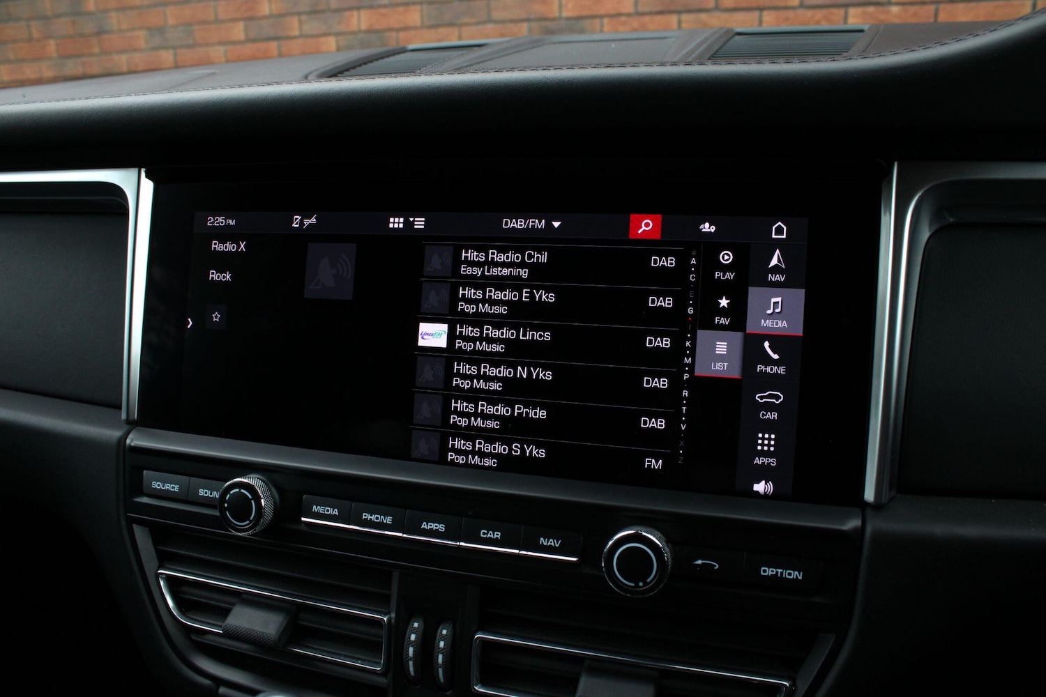 Used Porsche Macan 2020 for sale - 78072527: Photo 27