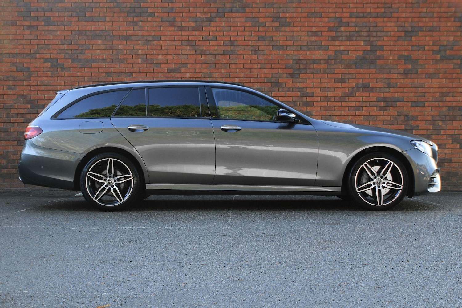 Used Mercedes-Benz E Class 2017 for sale - 76786680: Photo 2