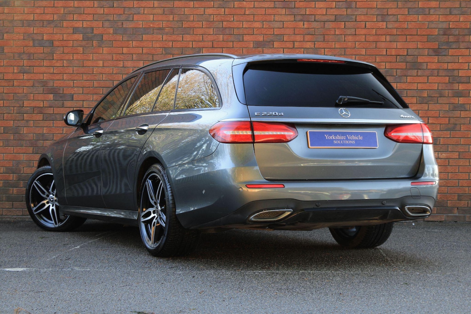 Used Mercedes-Benz E Class 2017 for sale - 76786680: Photo 3