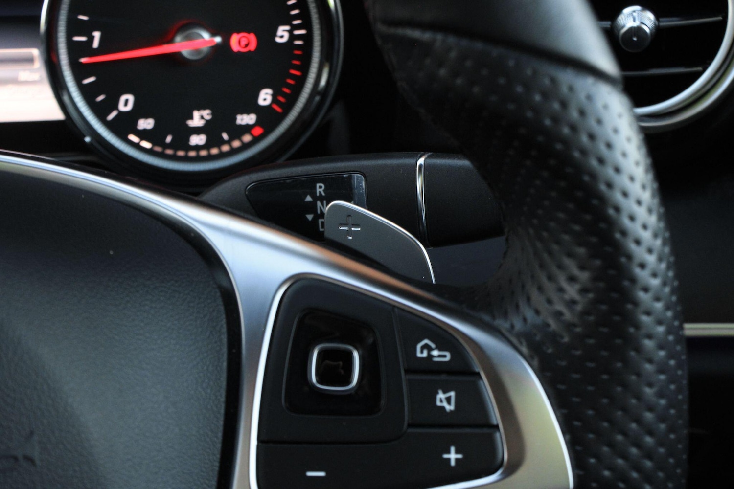 Used Mercedes-Benz E Class 2017 for sale - 76786680: Photo 34