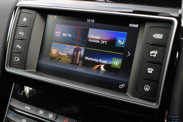 Used Jaguar XE 2016 for sale - 76226828: Photo 24