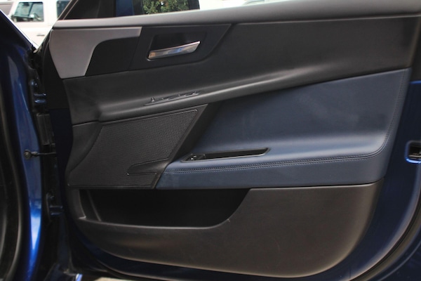 Used Jaguar XE 2016 for sale - 76226828: Photo 27