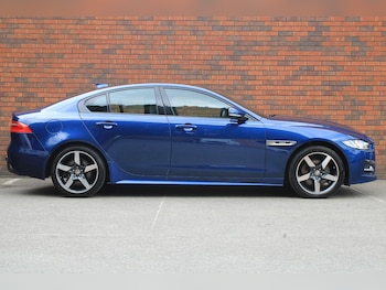 Used Jaguar XE 2016 for sale - 76226828: Photo 2