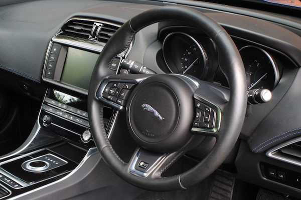 Used Jaguar XE 2016 for sale - 76226828: Photo 9