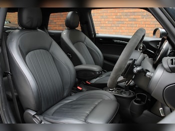 Used MINI Hatch 2022 for sale - 78796012: Photo