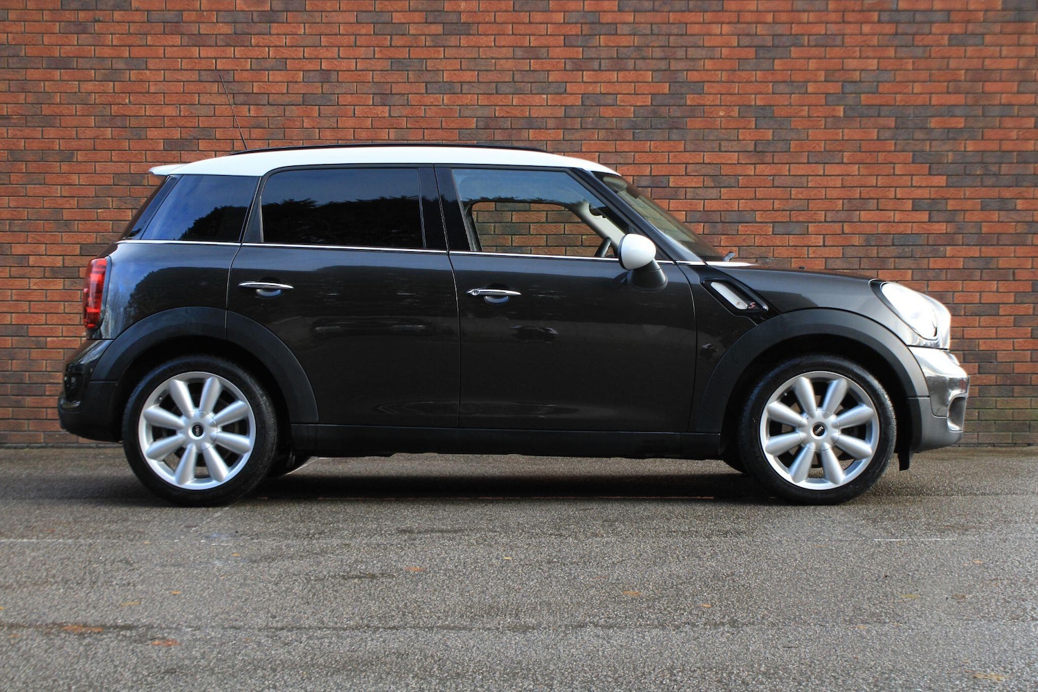 Used MINI Countryman 2015 for sale - 76620460: Photo 2