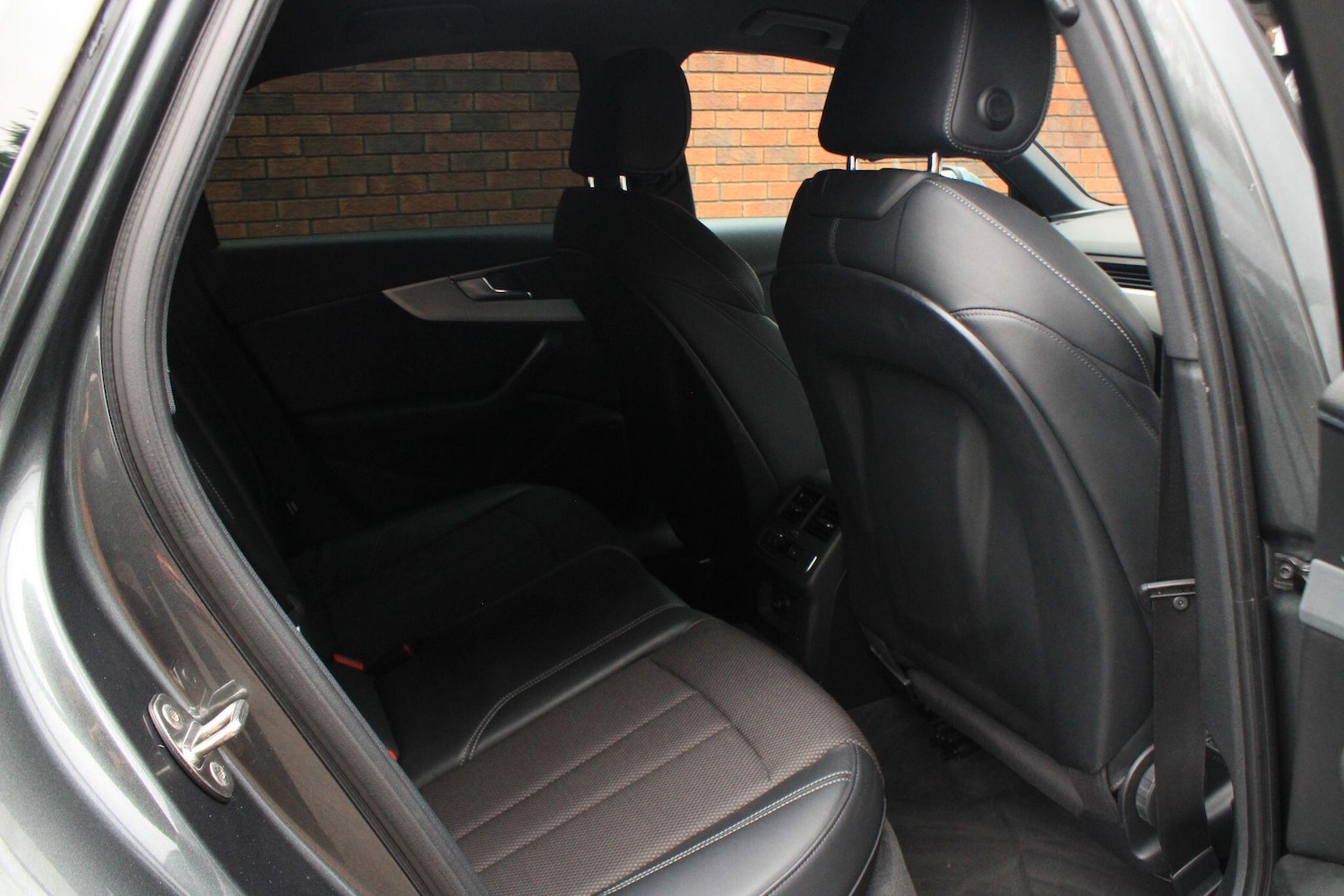 Used Audi A4 2016 for sale - 76886702: Photo 11