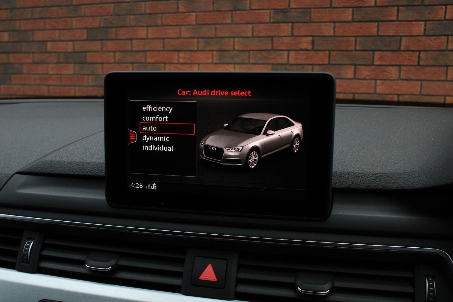 Used Audi A4 2016 for sale - 76886702: Photo 28