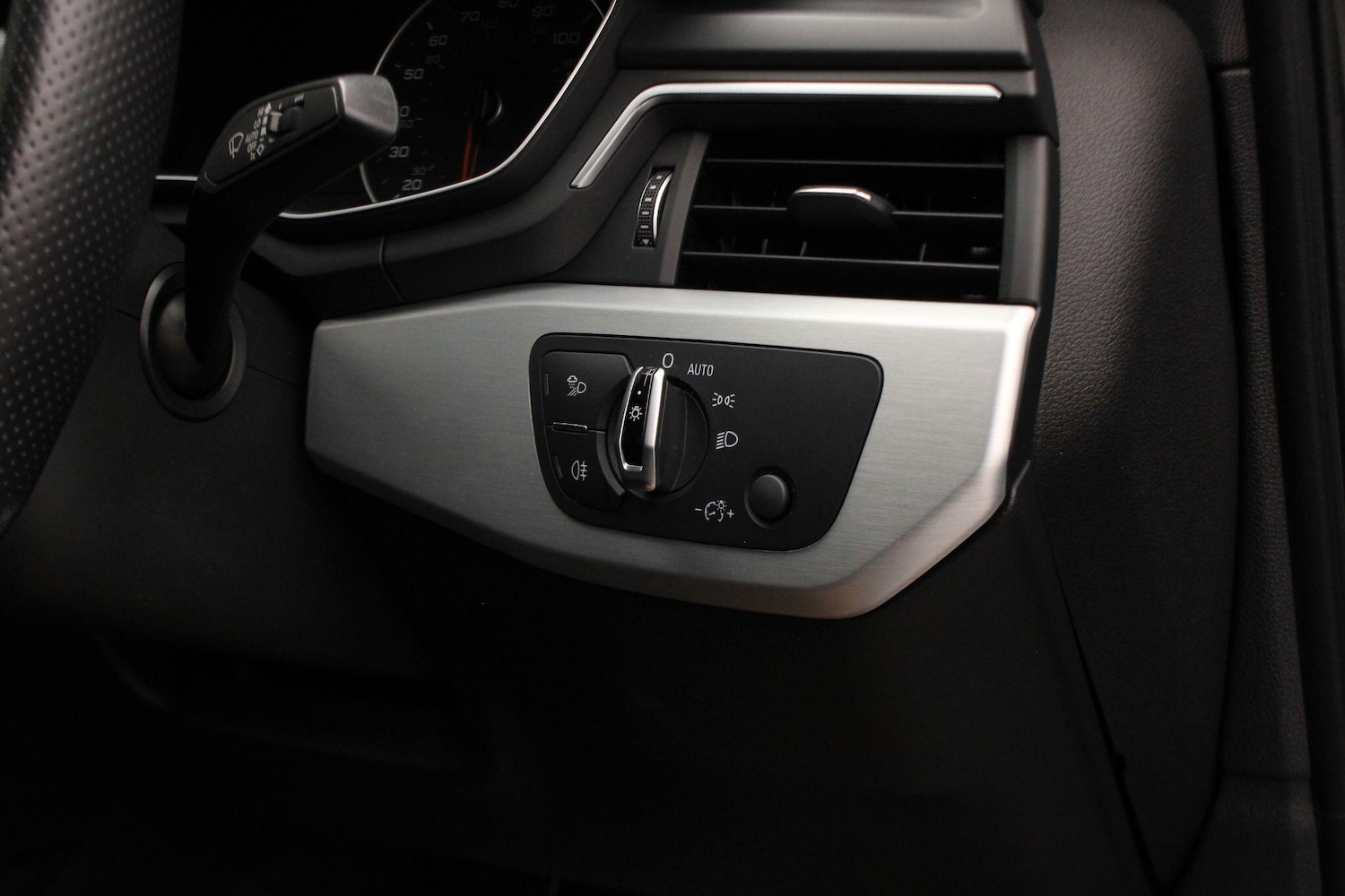 Used Audi A4 2016 for sale - 76886702: Photo 38