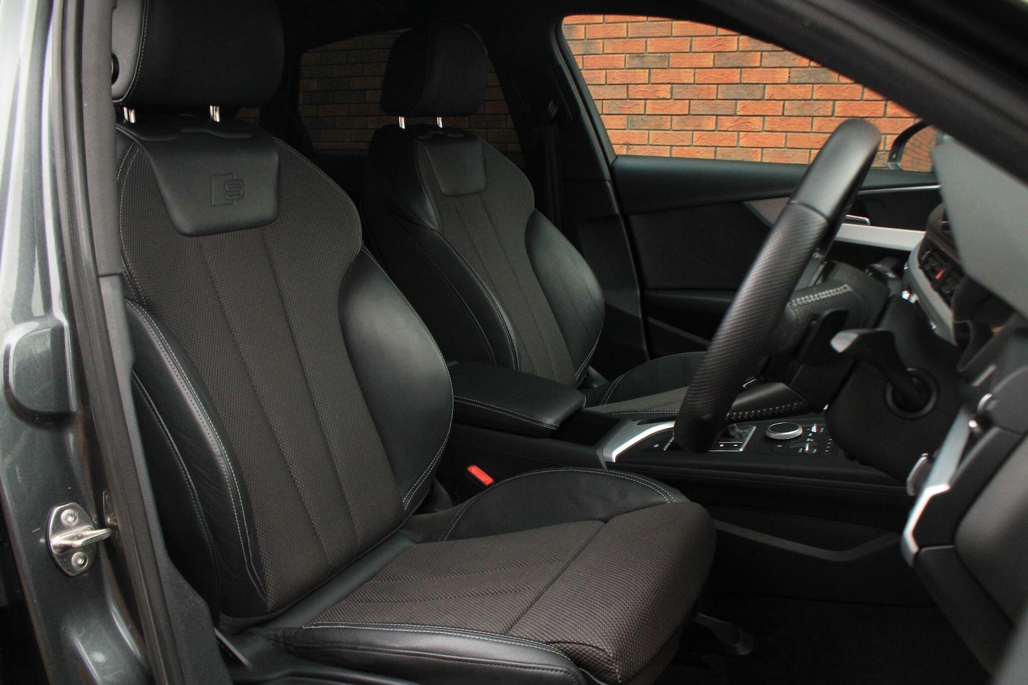 Used Audi A4 2016 for sale - 76886702: Photo 4