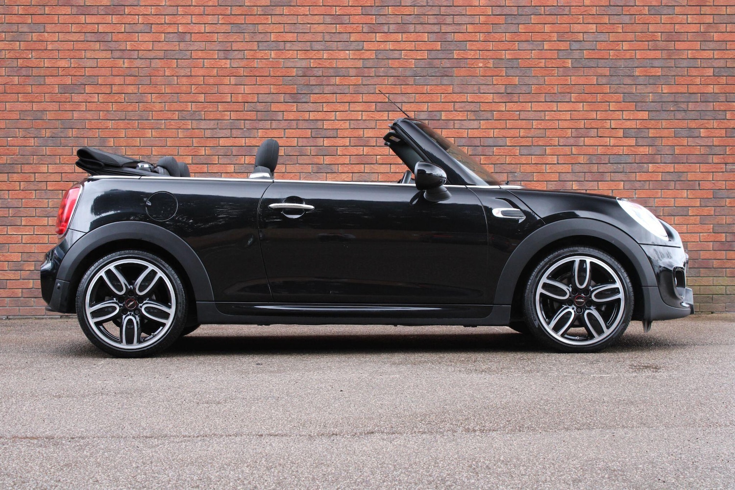 Used MINI Convertible for sale - 77724014: Photo 2