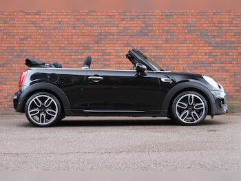 Used MINI Convertible 2018 for sale - 77724014: Photo