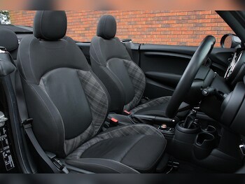 Used MINI Convertible 2018 for sale - 77724014: Photo