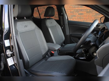 Used Volkswagen T-Cross 2020 for sale - 76997832: Photo