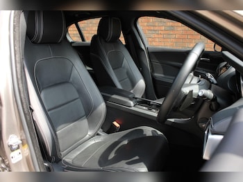 Used Jaguar XE 2016 for sale - 78728853: Photo