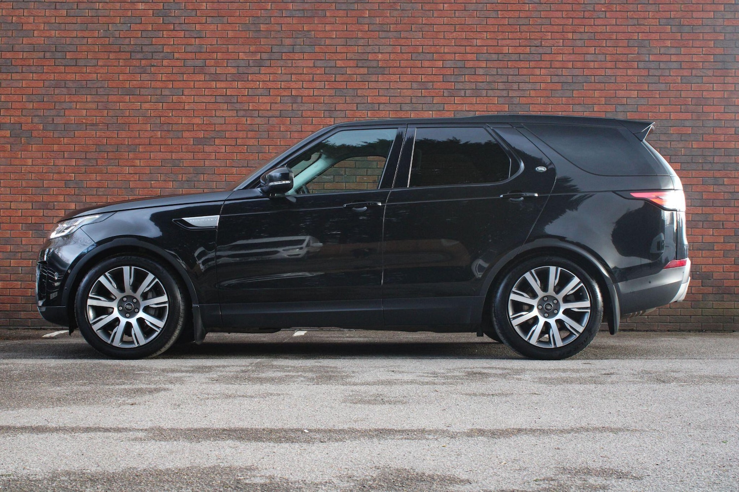 Used Land Rover Discovery 2018 for sale - 77645703: Photo 16