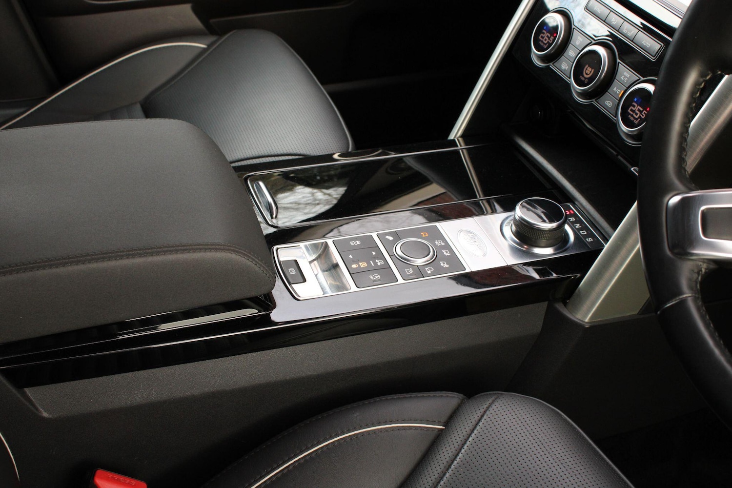 Used Land Rover Discovery 2018 for sale - 77645703: Photo 23