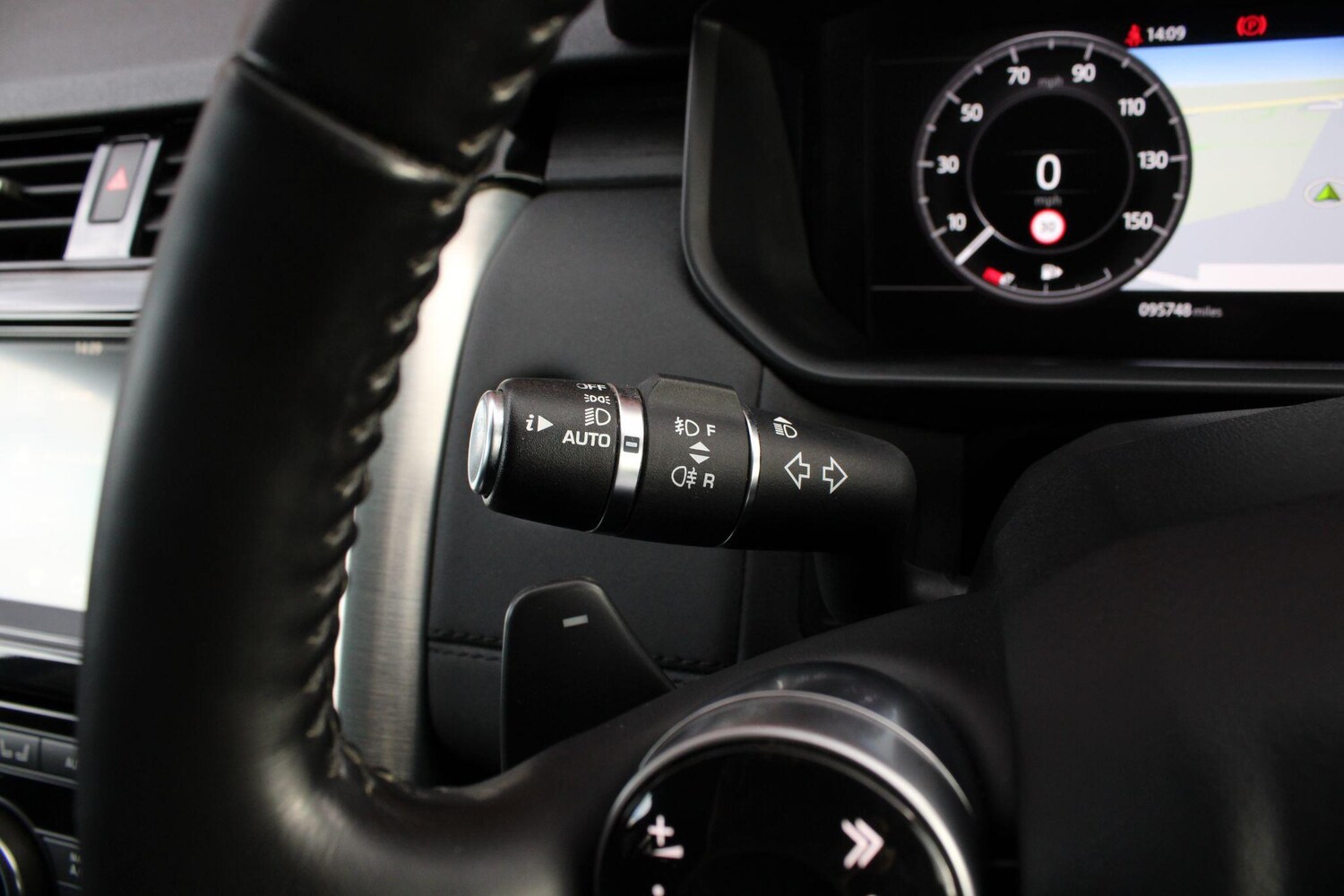 Used Land Rover Discovery 2018 for sale - 77645703: Photo 35