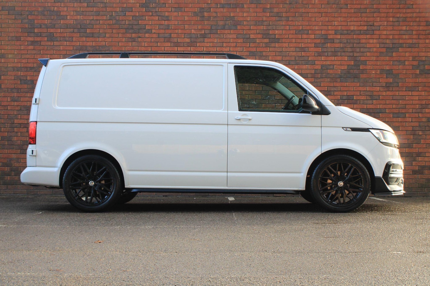 Used Volkswagen Transporter 2021 for sale - 77215360: Photo 2