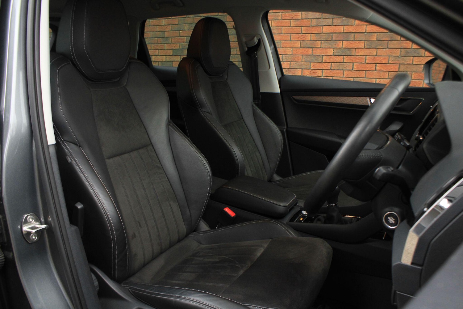 Used Skoda Karoq 2024 for sale - 77040899: Photo 4