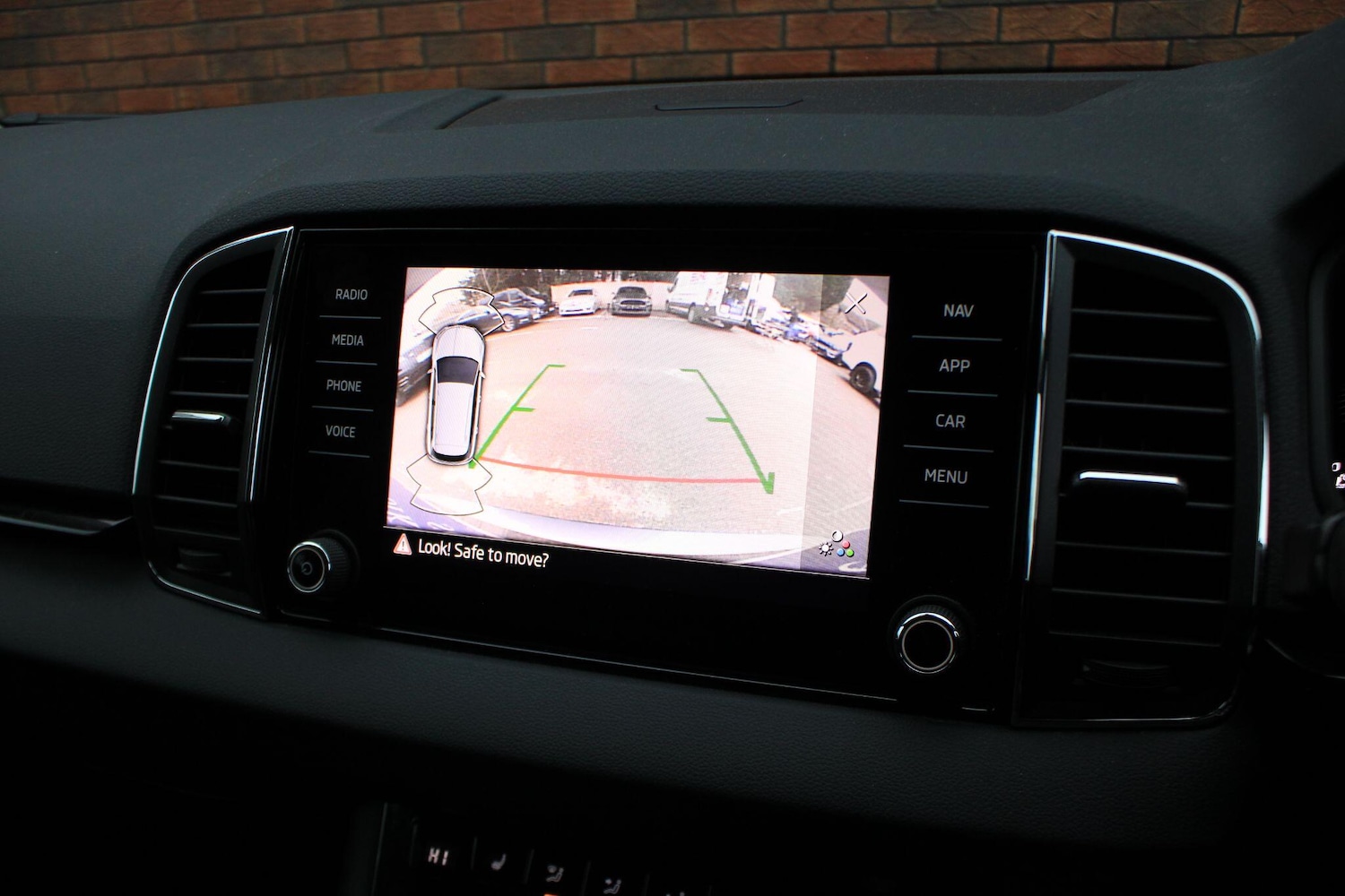 Used Skoda Karoq 2024 for sale - 77040899: Photo 8