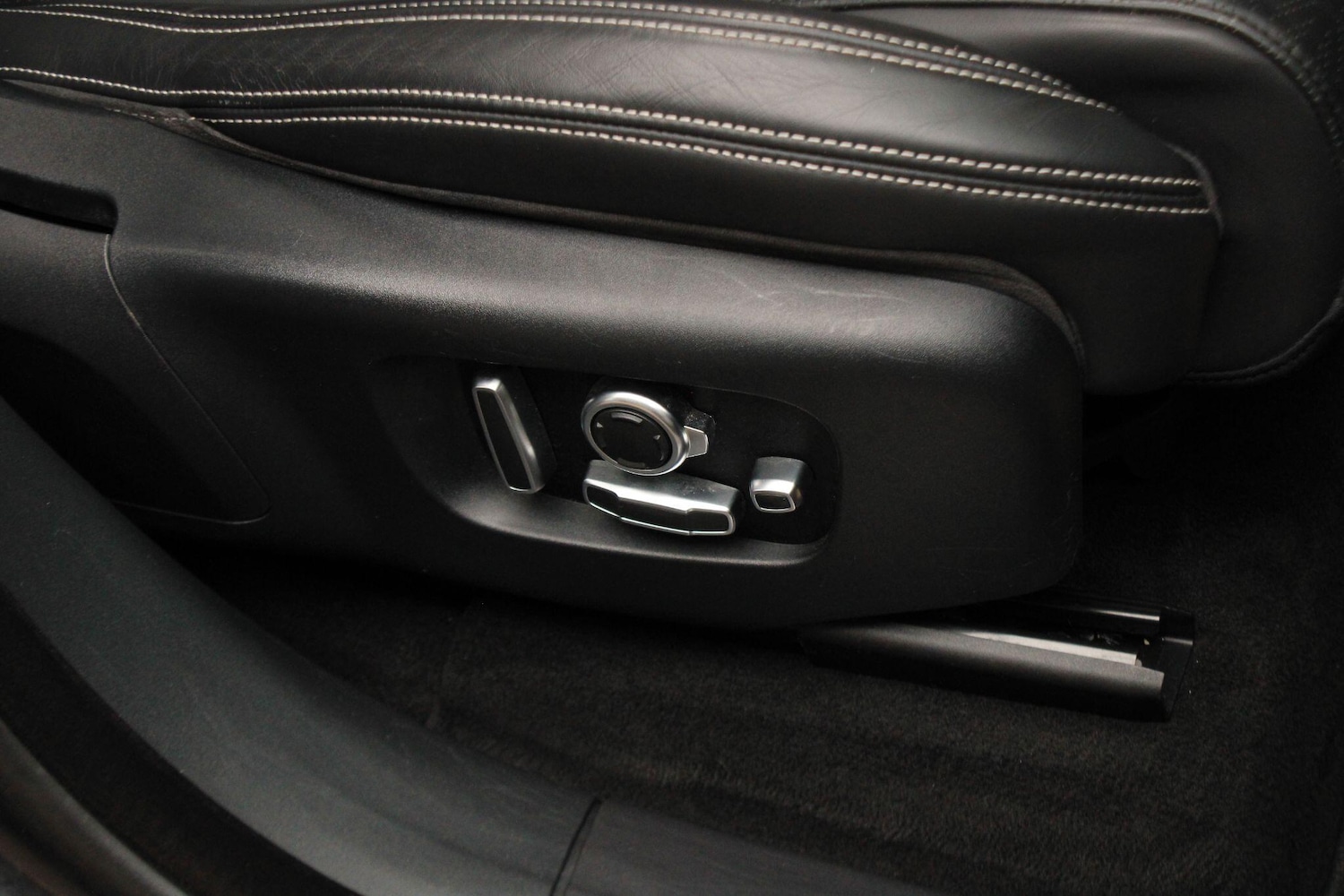 Used Land Rover Range Rover Velar for sale - 76965284: Photo 38