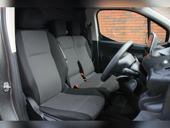 Used Peugeot Partner 2021 for sale - 77215124: Photo