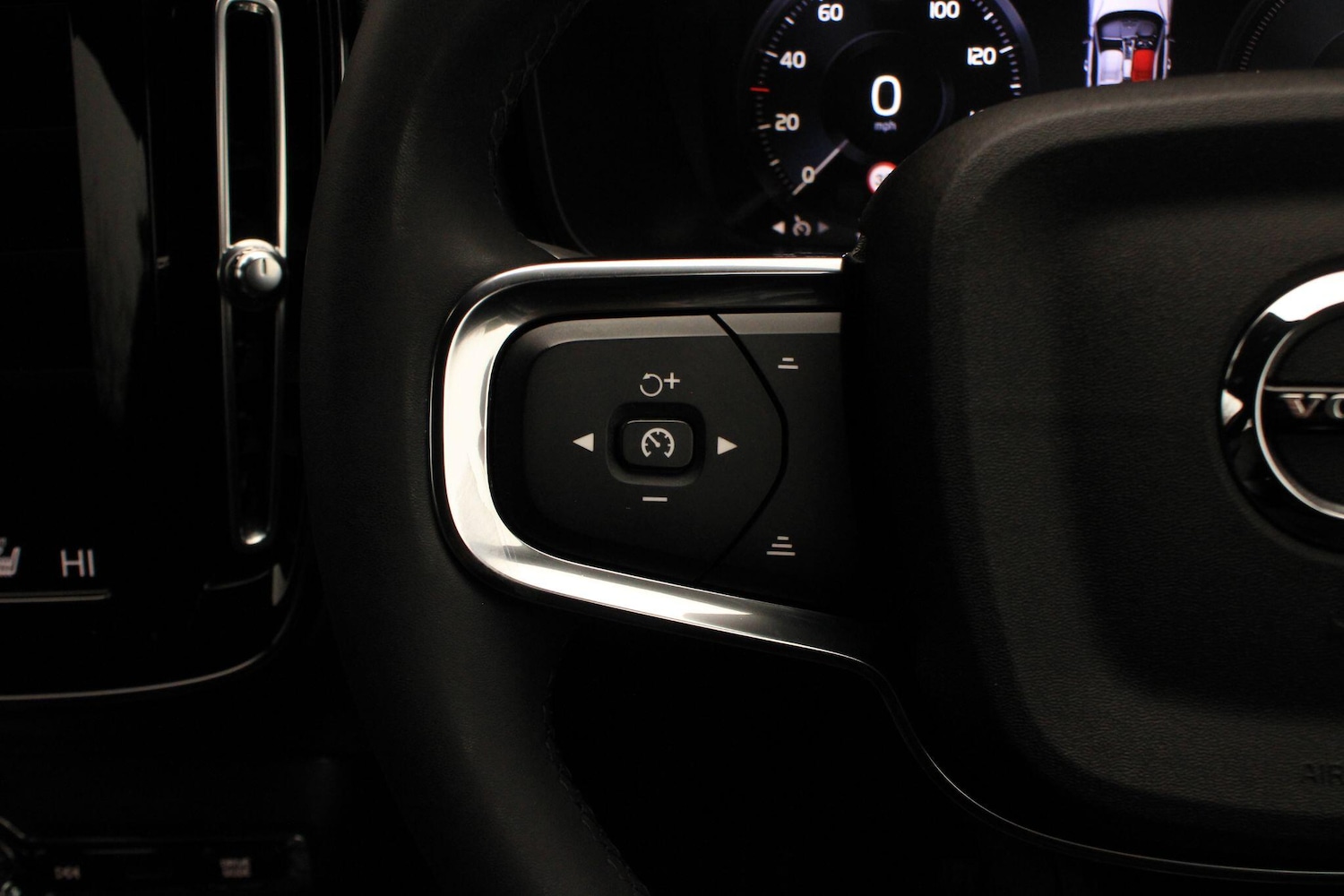 Used Volvo XC40 2021 for sale - 76990668: Photo 29