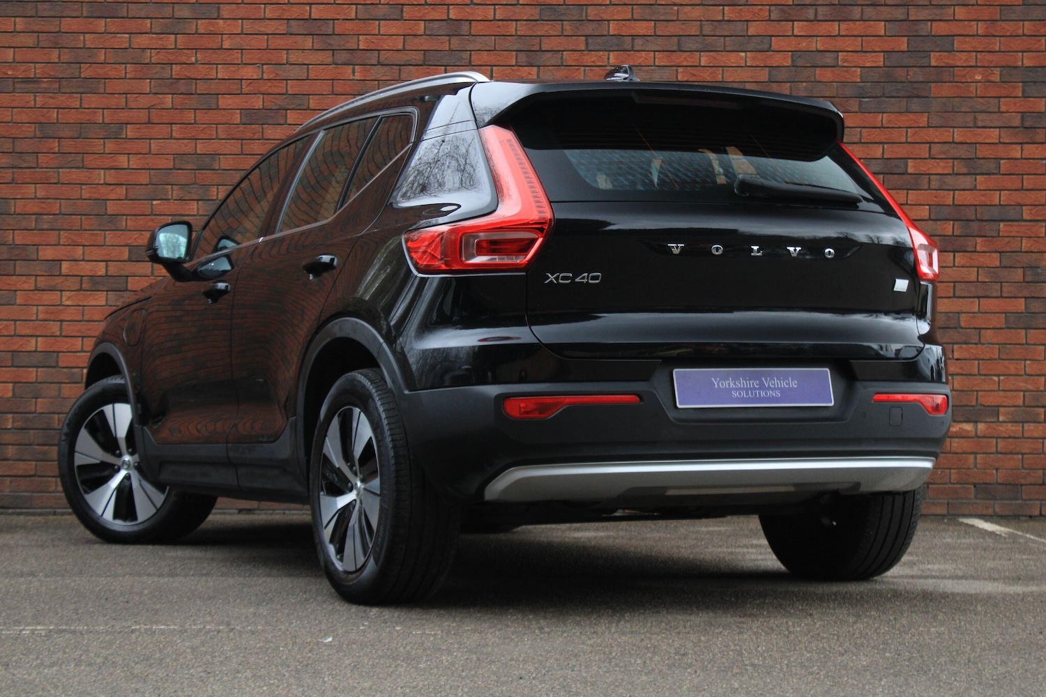 Used Volvo XC40 2021 for sale - 76990668: Photo 3