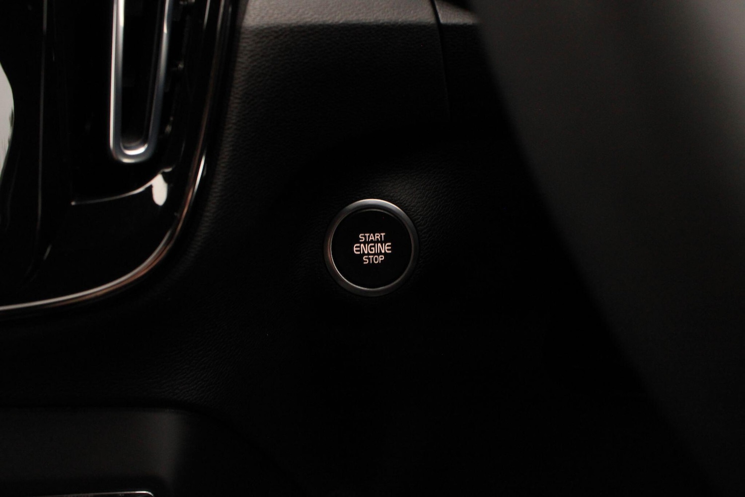 Used Volvo XC40 2021 for sale - 76990668: Photo 31