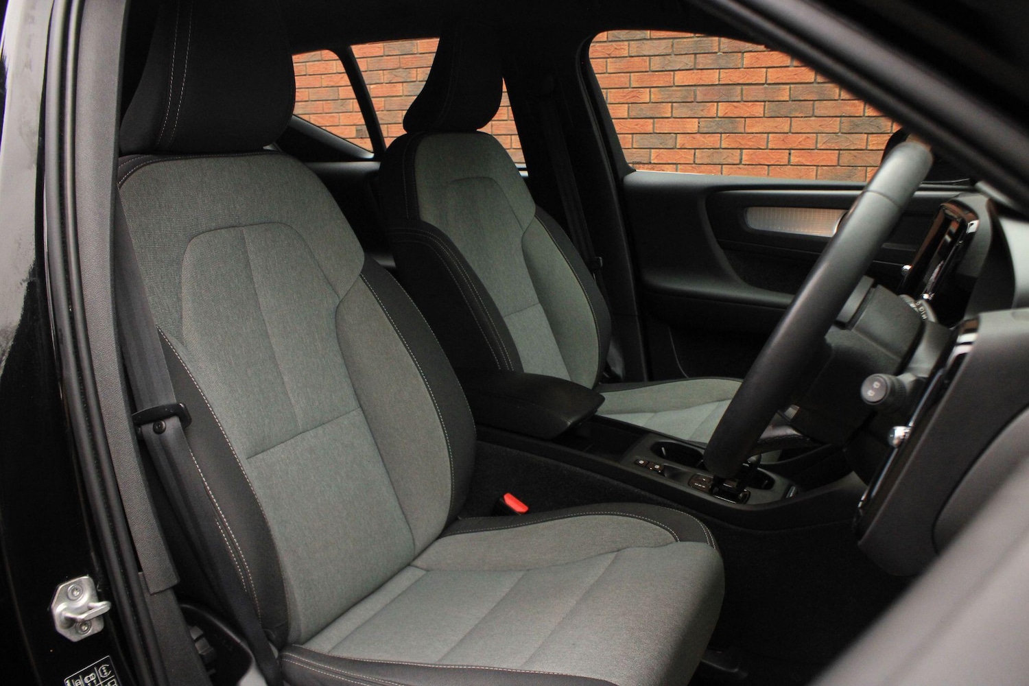 Used Volvo XC40 2021 for sale - 76990668: Photo 4