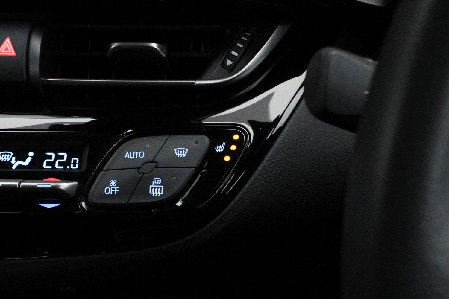 Used Toyota C-HR 2023 for sale - 77454741: Photo 24