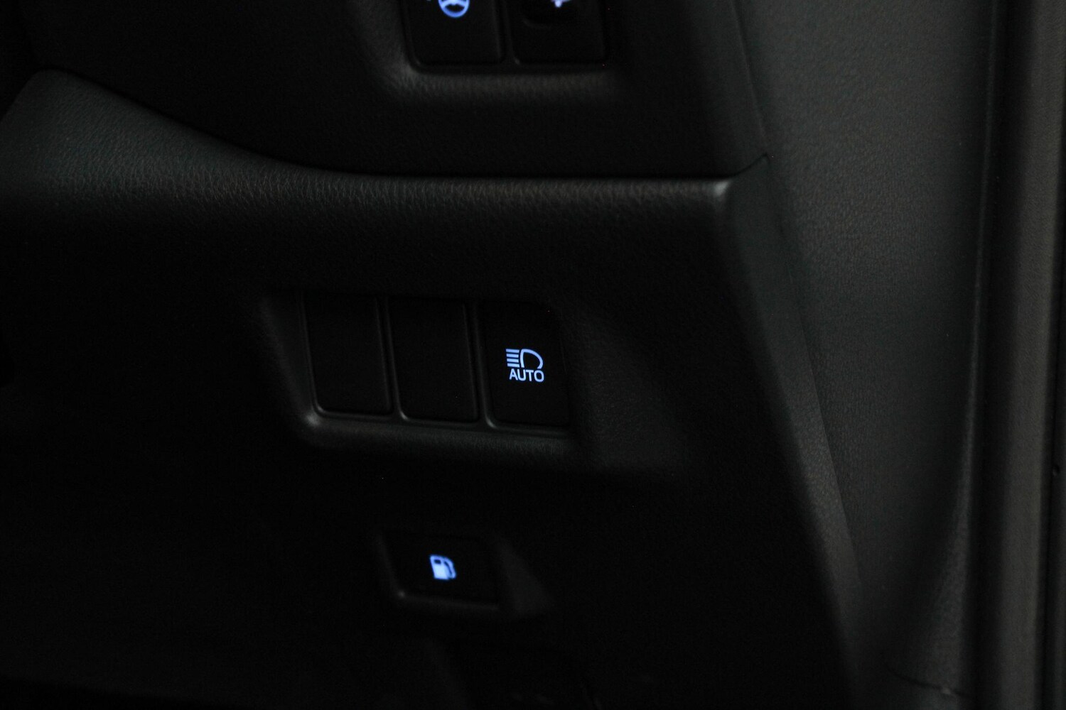 Used Toyota C-HR 2023 for sale - 77454741: Photo 29