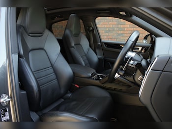 Used Porsche Cayenne 2019 for sale - 78998967: Photo