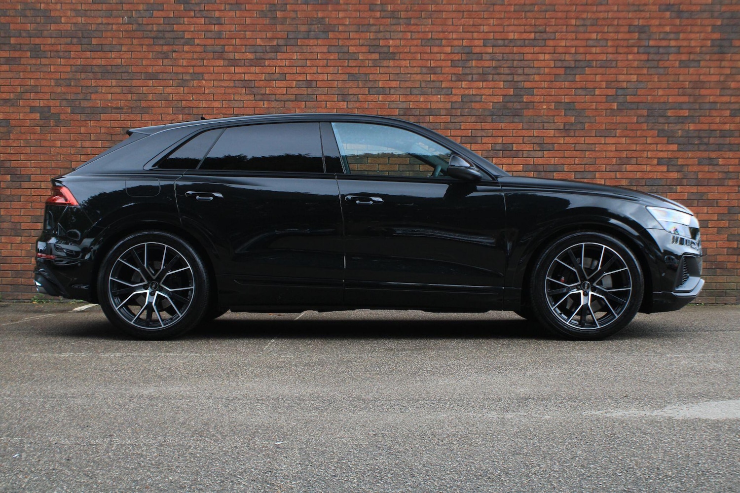Used Audi SQ8 for sale - 76153134: Photo 2
