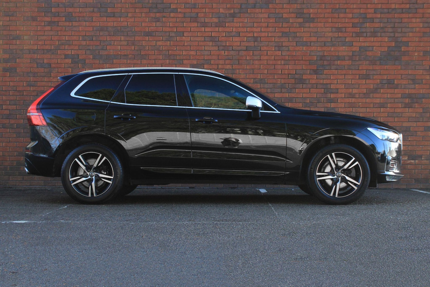 Used Volvo XC60 2018 for sale - 76786569: Photo 2