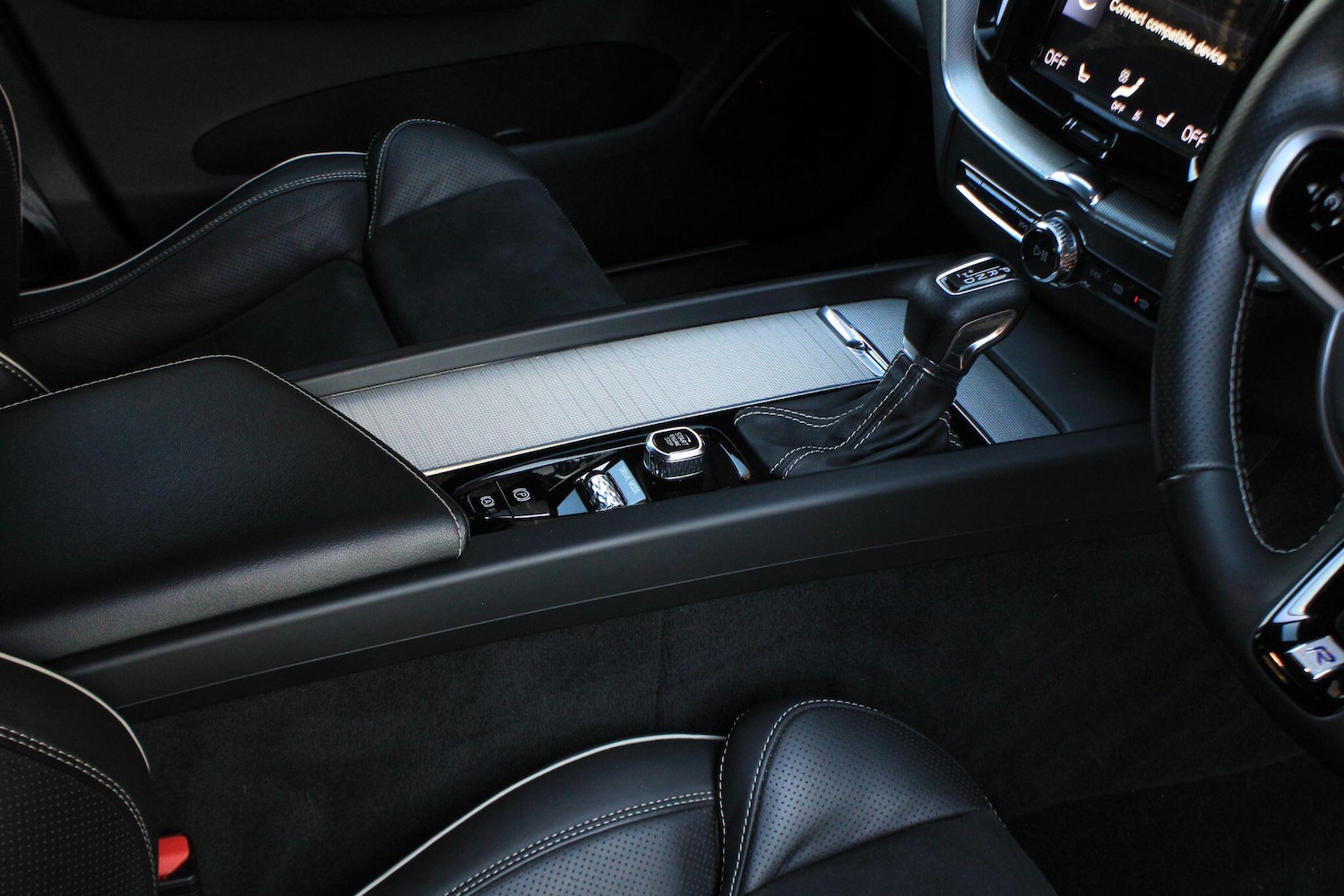 Used Volvo XC60 2018 for sale - 76786569: Photo 25