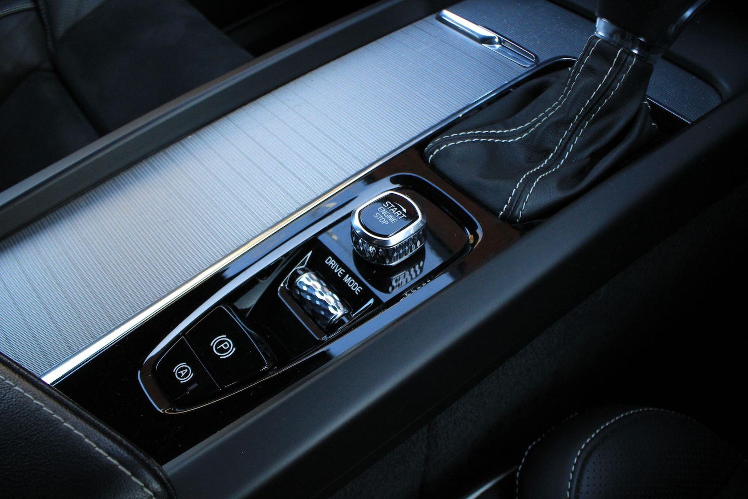 Used Volvo XC60 2018 for sale - 76786569: Photo 32