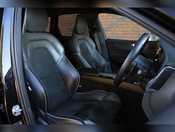 Used Volvo XC60 2018 for sale - 76786569: Photo