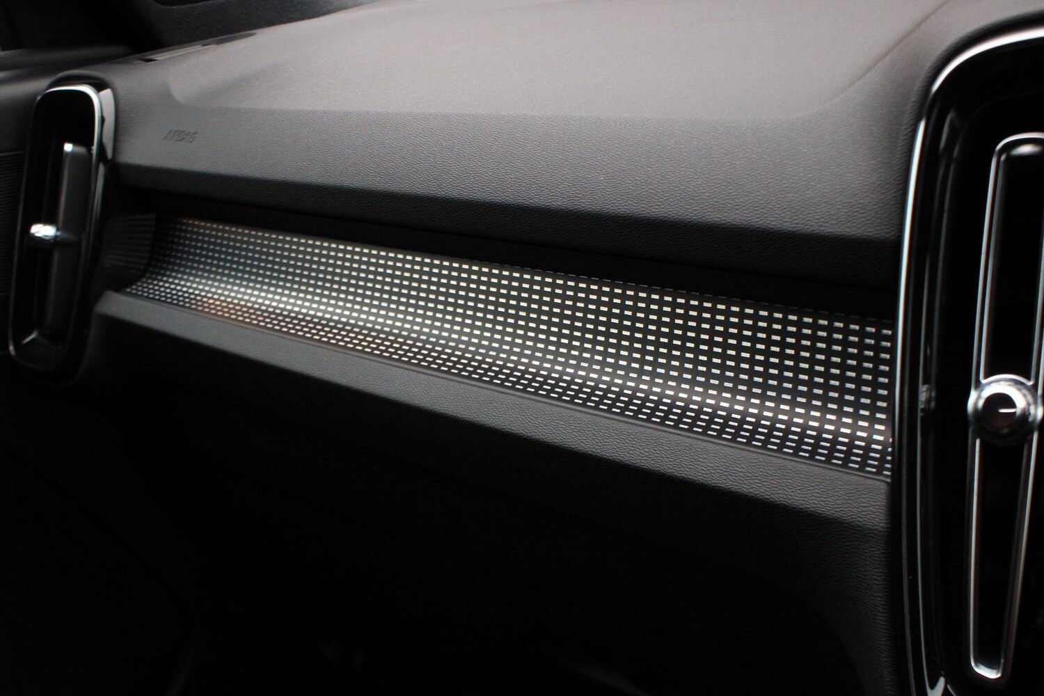 Used Volvo XC40 2019 for sale - 77456261: Photo 33